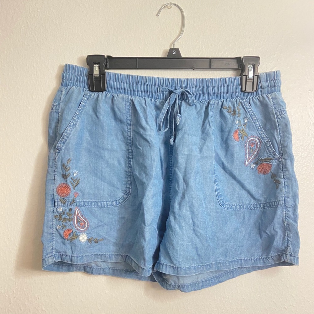 SIZE SMALL CHAMBRAY SHORTS